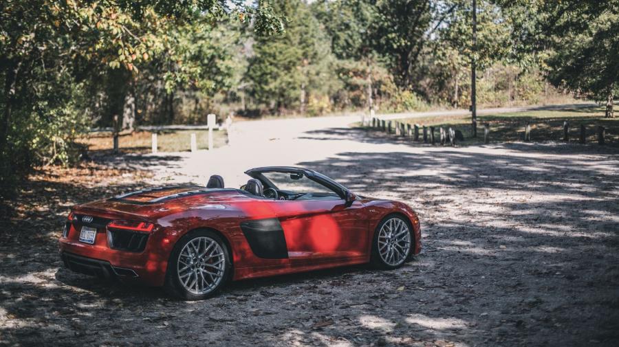  Audi R8 Spyder V10 2017 года  (NA) (фото 35 из 51)
